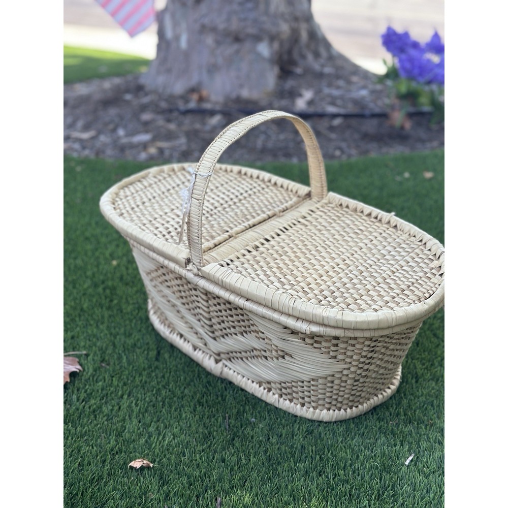 Large Wicker Reed Oval Picnic Basket with Wicker Handle and Lid Natural